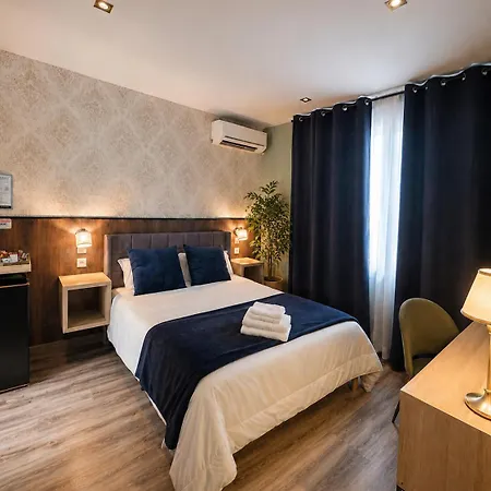Hostal Luxury Green Madrid Gran Via-3